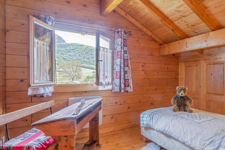 Gîte pour 5 personnes, avec jardin à Marlens - 4