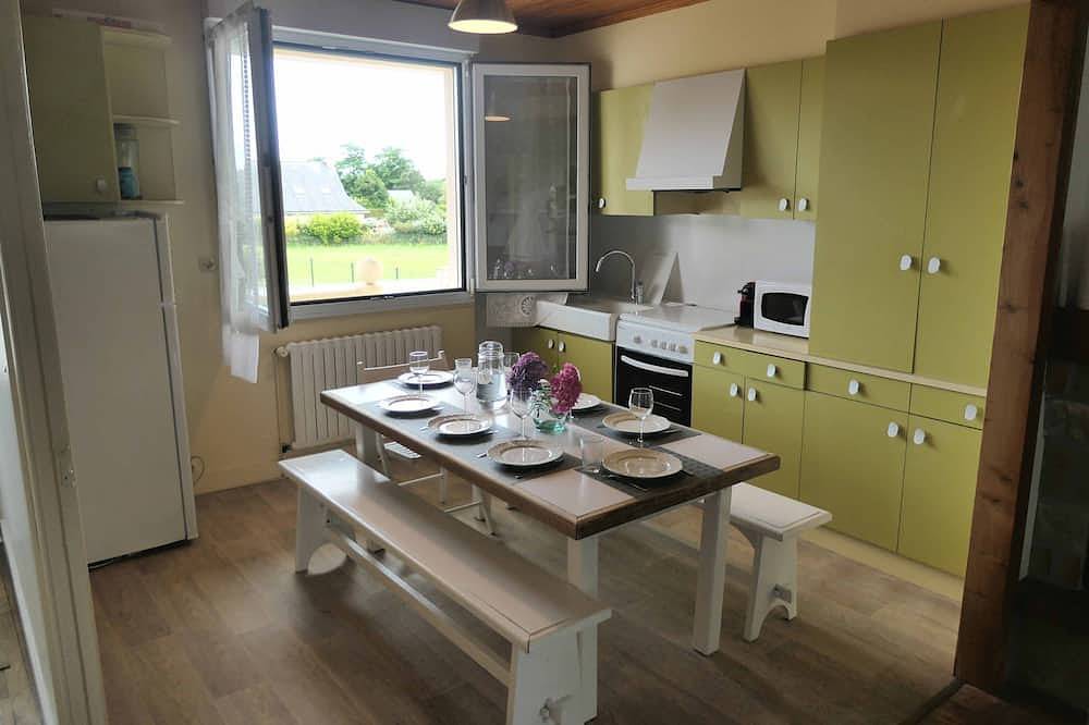 4 bedroom house near the sea and shops in Telgruc-sur-Mer, Iroise