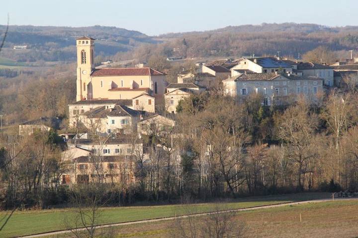 Location de vacances pour 4 personnes, avec balcon et vue à Le Verdier
