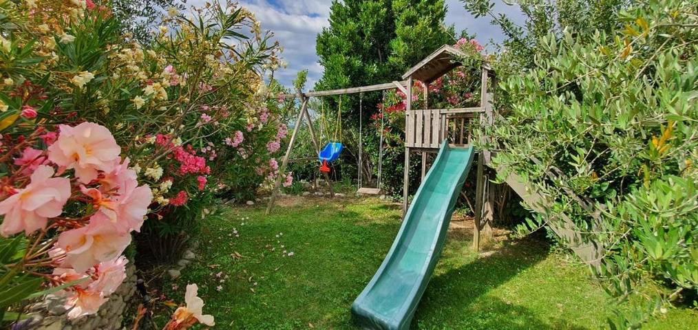 Location de vacances pour 11 personnes, avec vue ainsi que jardin et piscine à Séguret - 3