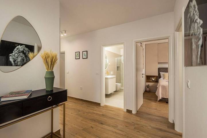 Villa für 8 Personen, mit Balkon und Garten in Jasenice - 4