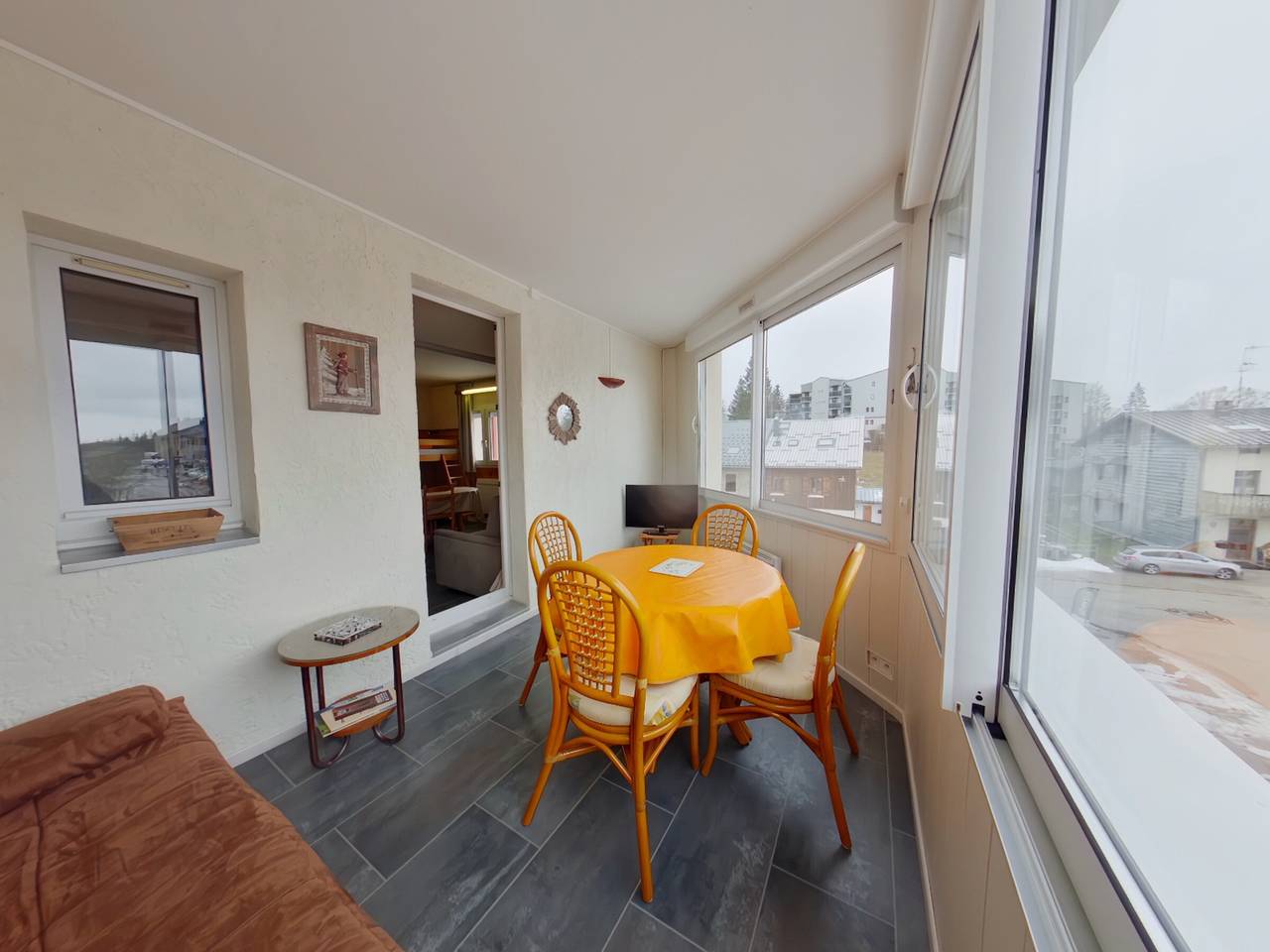 Ganze Wohnung, Gemütliche Wohnung mit Loggia im Herzen des Jura in Prémanon, Regionaler Naturpark Hochjura