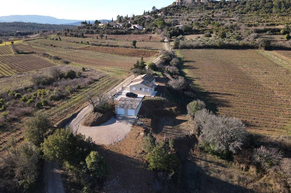 Villa de campagne au milieu des vignes in Seillons-Source-d'Argens, Région de Brignoles