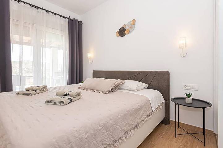 Ganze Wohnung, Schöne 3-Zimmer-Wohnung in Vrpolje in Šibenik-Knin