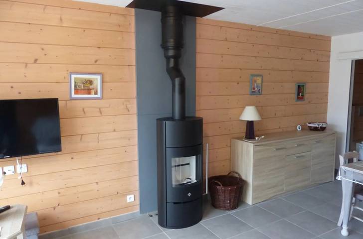 Entire apartment, Apartment 'Apt 1 En Duplex Pour 6 Pers' with Mountain View and Wi-Fi in Lau-Balagnas, Pyrenees National Park