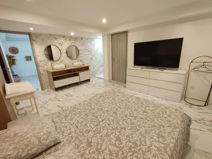 Chalet para 6 personas, con terraza y piscina - 1