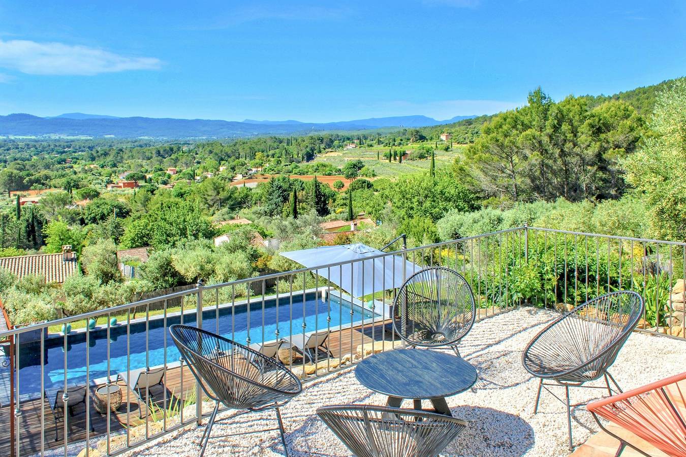 Modern villa with pool in Cotignac in Cotignac, Brignoles region