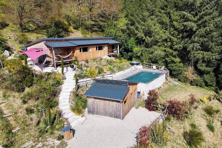 Location de vacances pour 4 personnes, avec Balcon et Jardin à Saint-Parthem