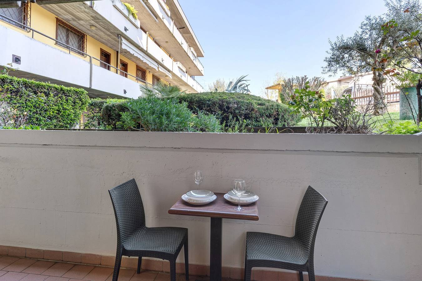 Ganze Wohnung, Apartment 'Garda Lake' mit Gemeinschaftspool, privater Terrasse und Klimaanlage in Rivoltella del Garda, Desenzano del Garda