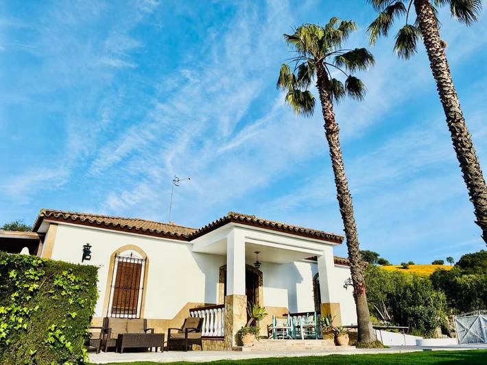Casa rural para 12 personas, con jardín además de vistas y piscina, Se admiten mascotas en Prado del Rey - 4