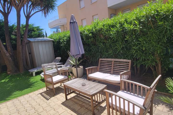 Location de vacances pour 4 personnes, avec jardin, adapté aux familles dans Fréjus Plage