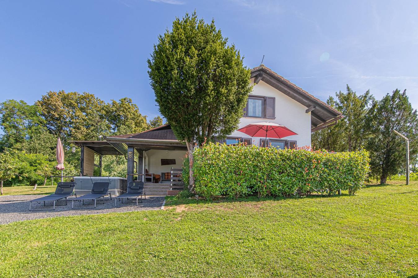 Holiday house Vilana with Jacuzzi in Slowenien