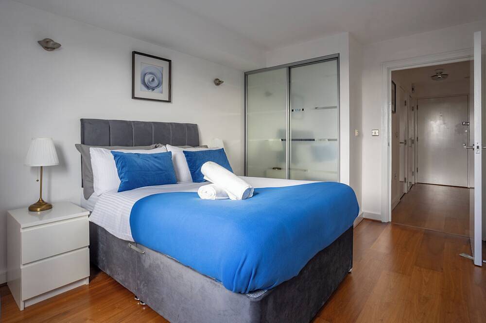 Entire apartment, Central location near Windsor Castle and Legoland in Slough, Berkshire