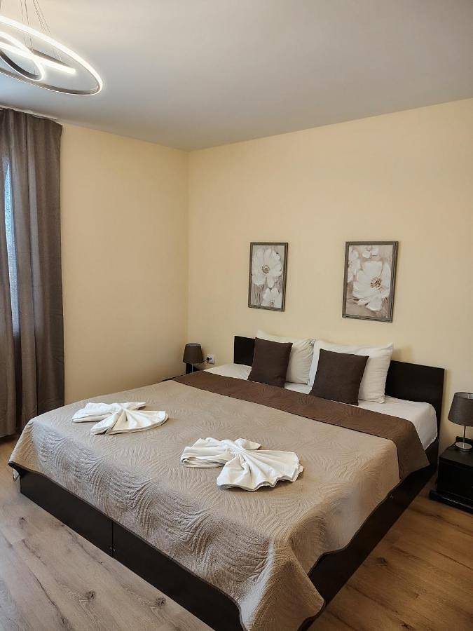 Maison d’hôte pour 2 personnes, avec Balcon et Terrasse ainsi que Jardin et Piscine à Sofia - 4