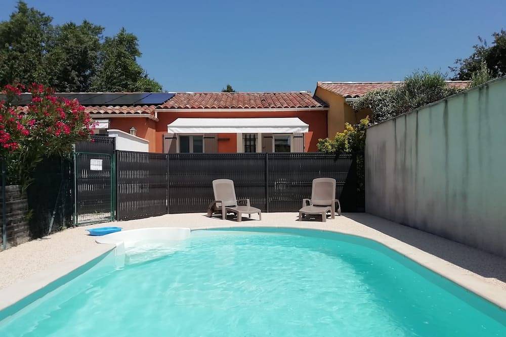 Entire apartment, Clos des Plumbagos, between Avignon and the Ventoux in Monteux, Vaucluse