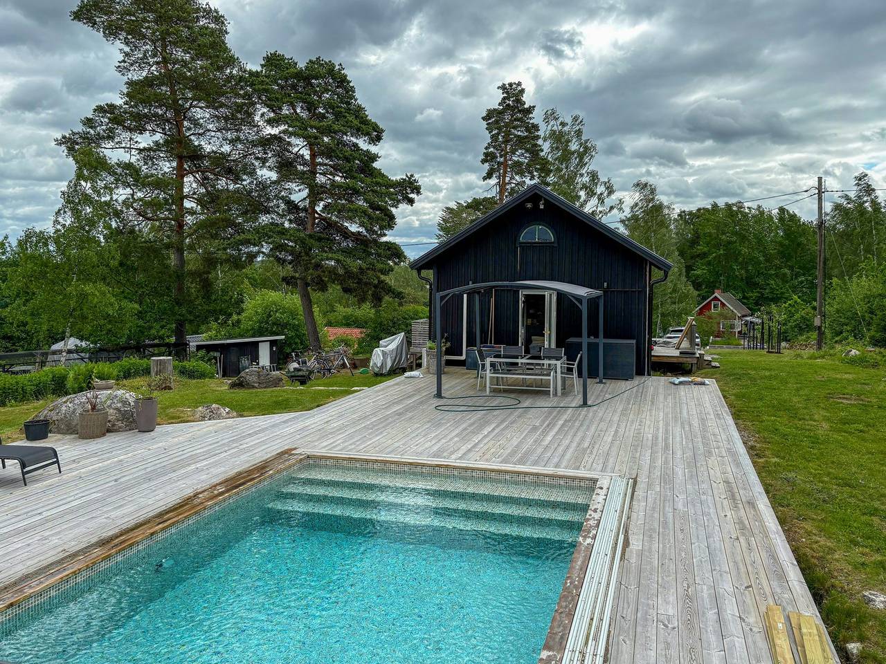 Summer house with pool on hilltop in Ostra Knall in Mälaren