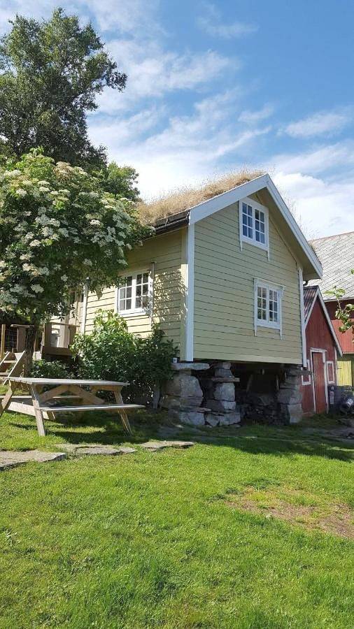 Ferienhaus für 4 Personen, mit Sauna und Whirlpool sowie Garten in Lauvstad