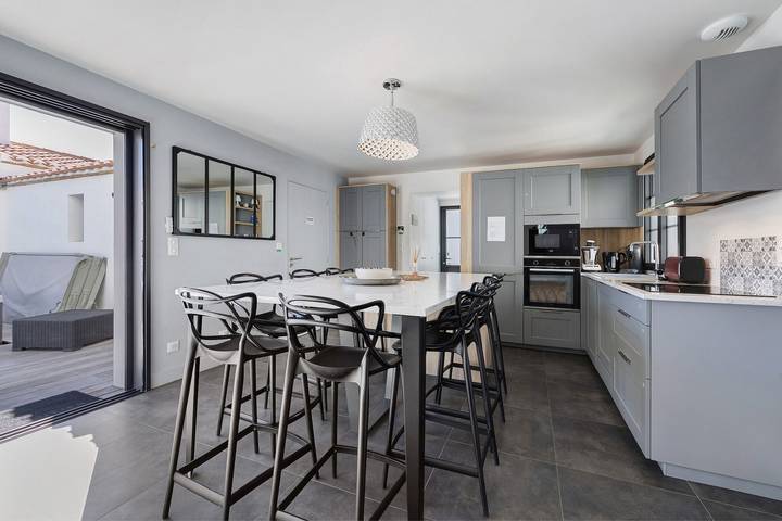 Maison Morin 8 pers avec jacuzzi, terrasse privée, jardin et Wi-Fi in L'Épine, Noirmoutier