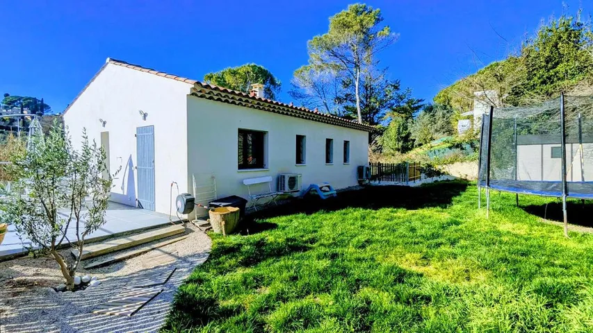 Casa de vacaciones para 3 personas, con terraza y jardín - 1