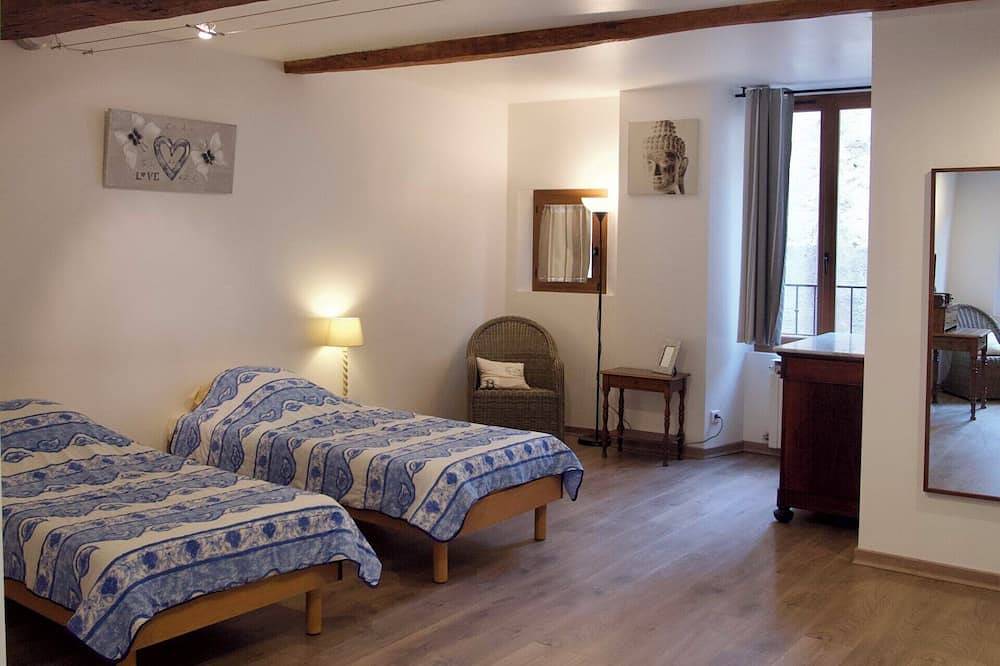 Logis 3 - Gîte Lougissoun in Entrecasteaux, Brignoles Region