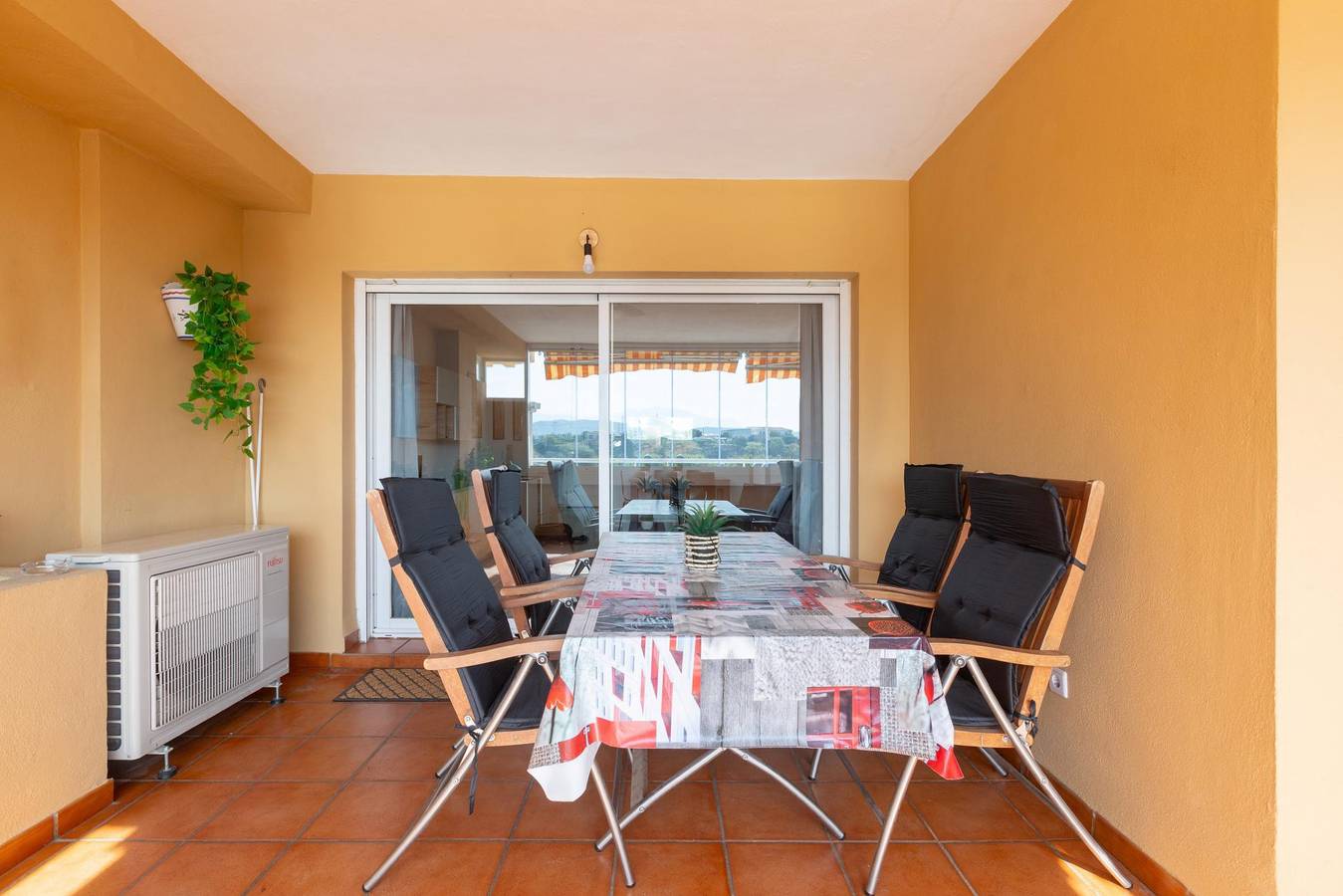 Apartamento vacacional entero, Aguamarina Gamonal - Moderno apartamento con piscina compartida y con Wifi Gratis in San Pedro Alcántara, Marbella