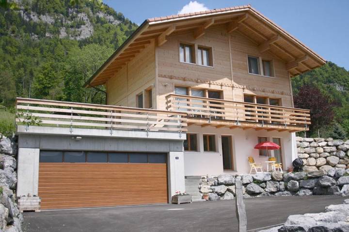 Gîte pour 2 personnes, avec Terrasse ainsi que Jardin et Vue à Brienzwiler