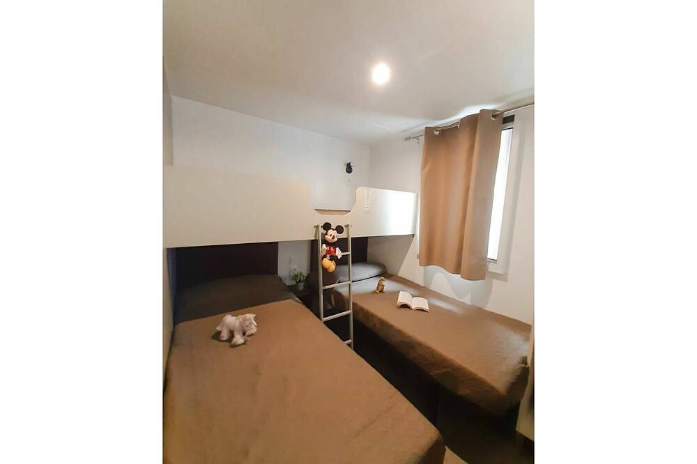 Lovely apartment in villa for 5 guests with A/C, pool, Wifi and terrace in Marina di Bibbona, Bibbona