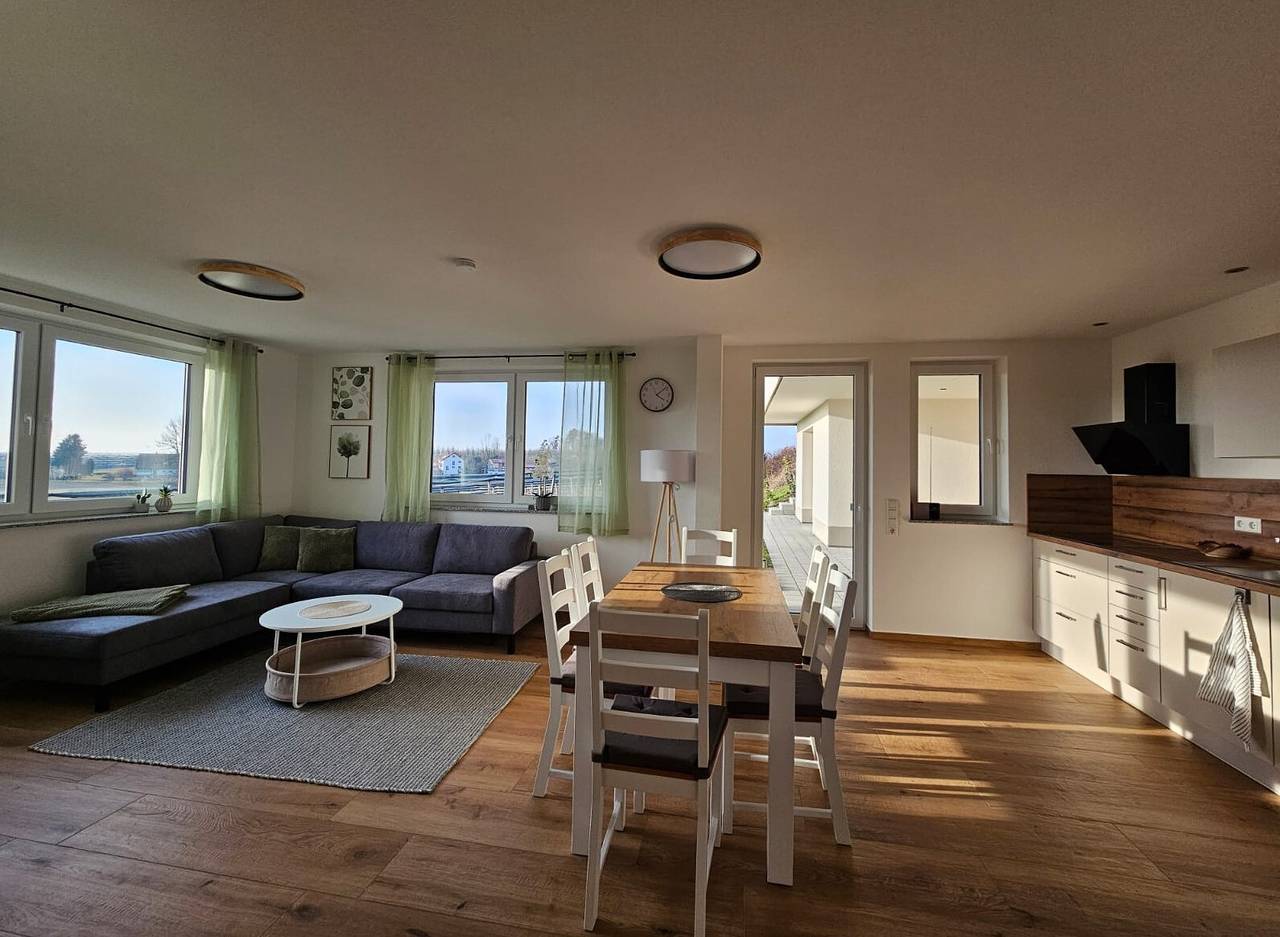 Apartamento entero, Apartamento 'Obstgarten' con vistas a la montaña, terraza privada y Wi-Fi in Tettnang, Region Bodensee-Oberschwaben