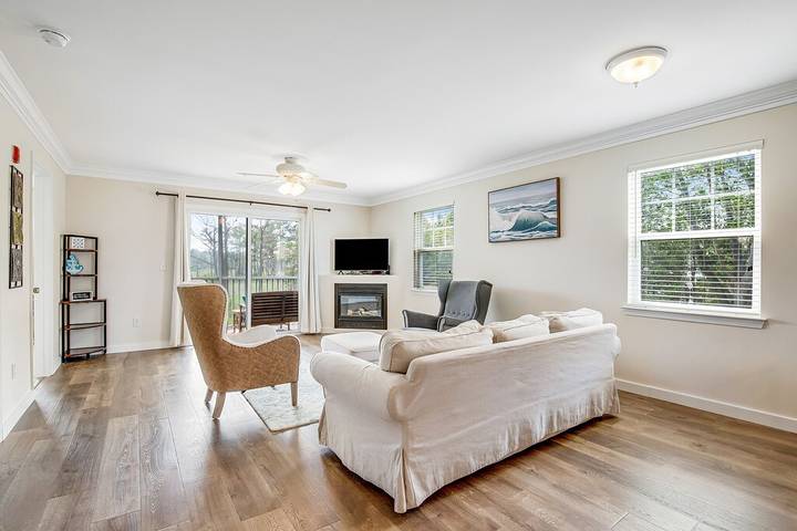 Vacation apartment for 4 people, with pool and balcony in Delaware