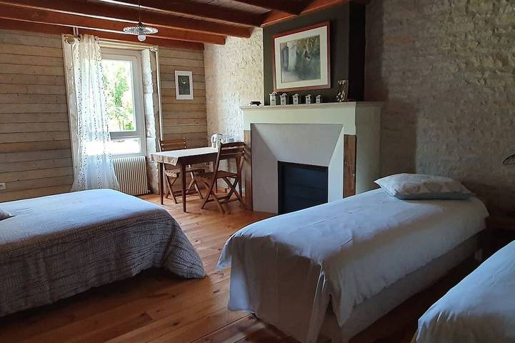 Chambre d’hôte pour 4 personnes, avec piscine et jardin au Parc Naturel Régional du Marais poitevin