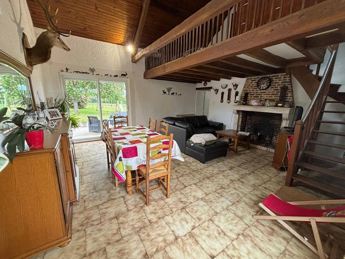 Maison avec grand jardin clos en forêt de Tronçais in Saint-Bonnet-Tronçais, Région de Montluçon