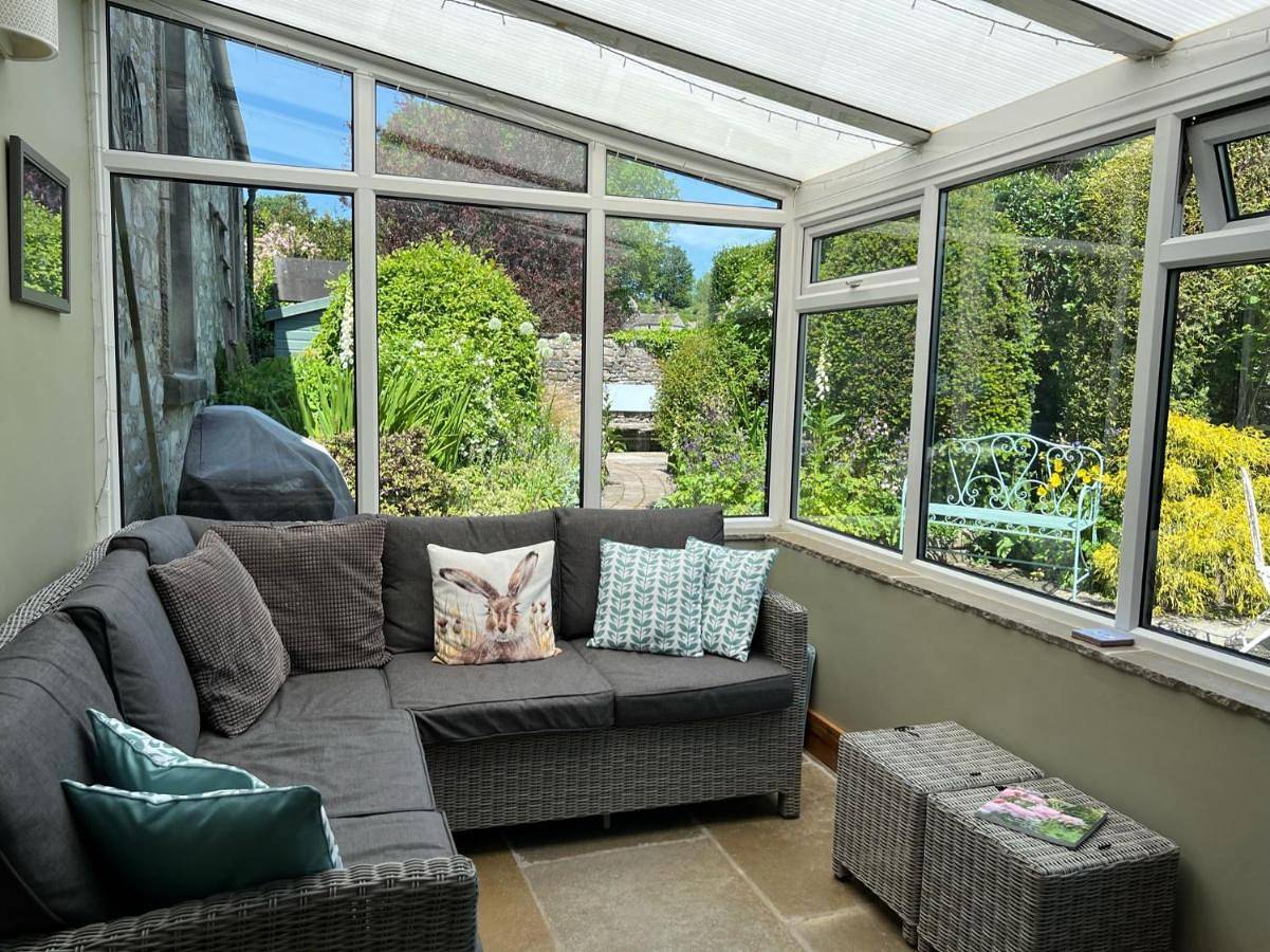 Three-Bedroom Holiday Home in Ashford in the Water, Derbyshire