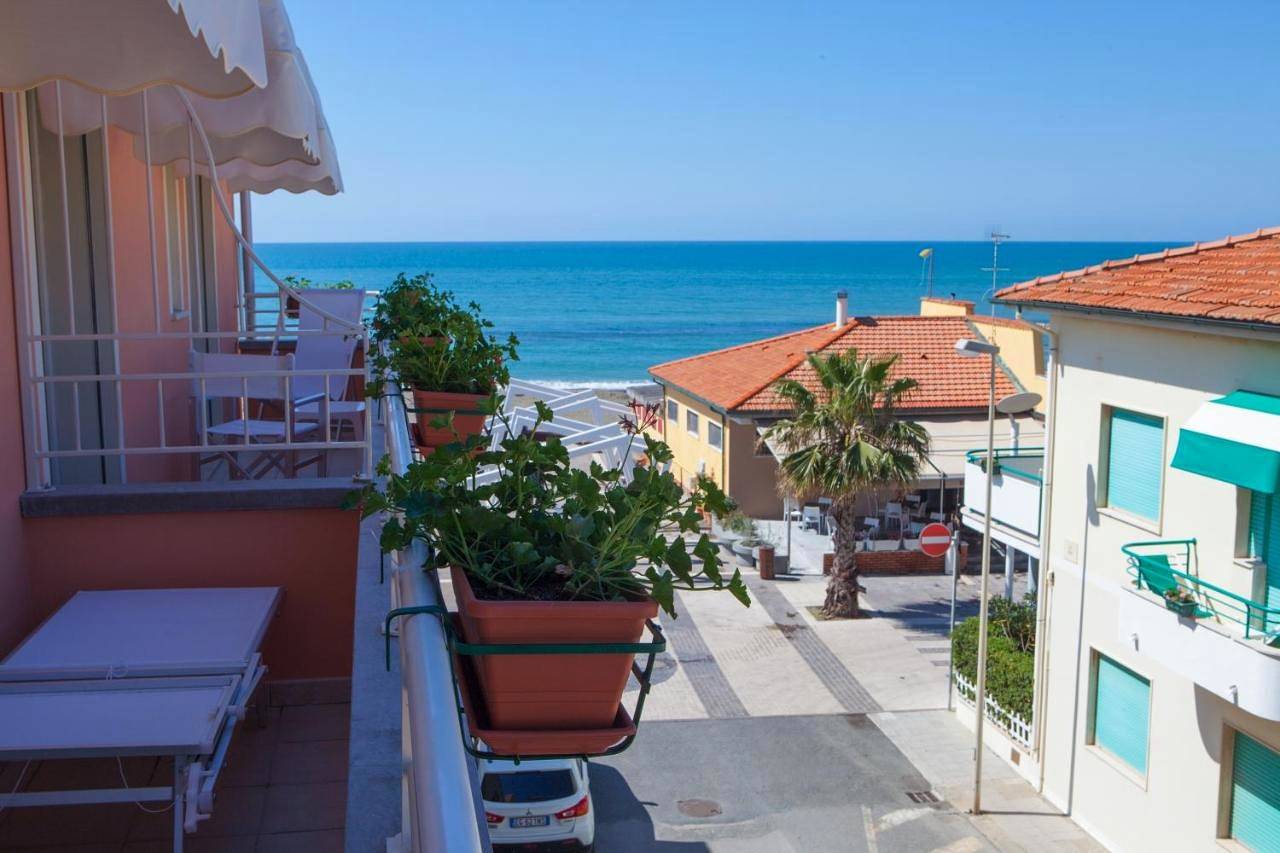 Albergo La Lampara in Marina di Cecina, Cecina