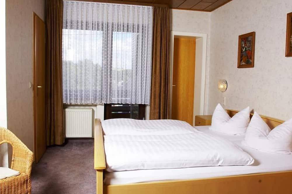 Pension Haus Anny - Hallenbad - Doppelzimmer Dusche/Wc in Deudesfeld, Vulkaneifel