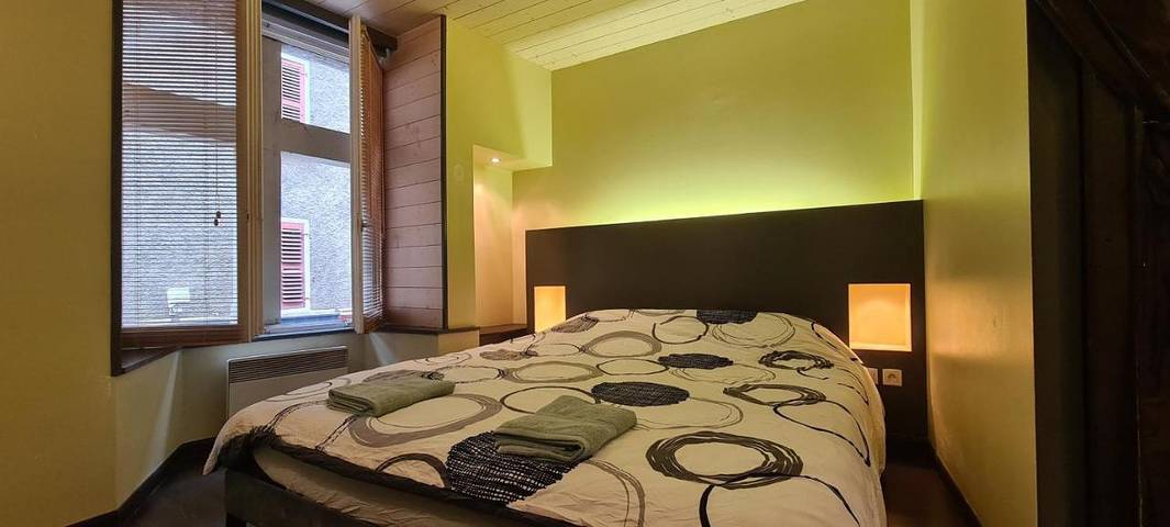 Gîte pour 2 personnes, avec jardin ainsi que vue et terrasse dans Office De Tourisme D Evian Les Bains - 4