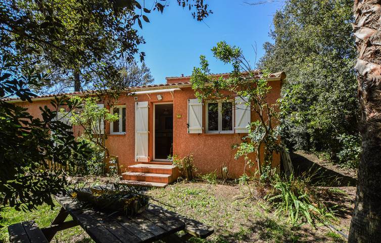 Ferienhaus für 4 Personen, mit Garten in Afa