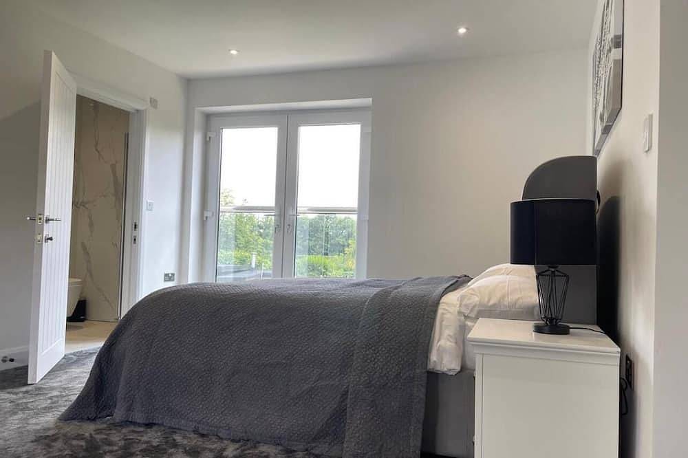 Spacious Large Modern Farm House in Hertfordshire