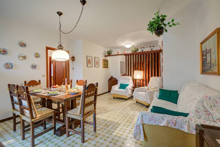 Ganze Wohnung, Appartamento Vista Alta with Balcony for 5 in Oulx, Via Lattea
