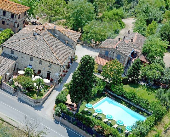 B&b per 2 persone, con Terrazza e Giardino nonché Piscina a San Gimignano