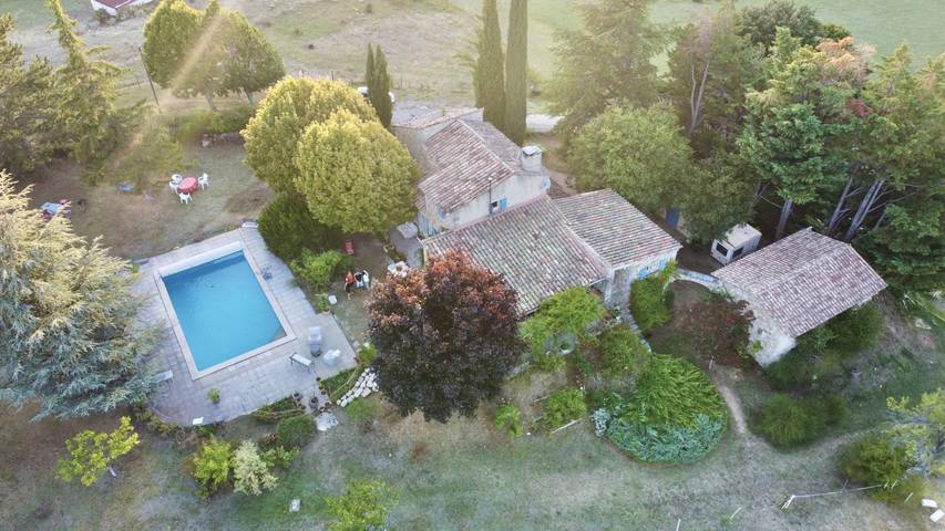 Chambre d’hôte pour 2 personnes, avec piscine et jardin, animaux acceptés