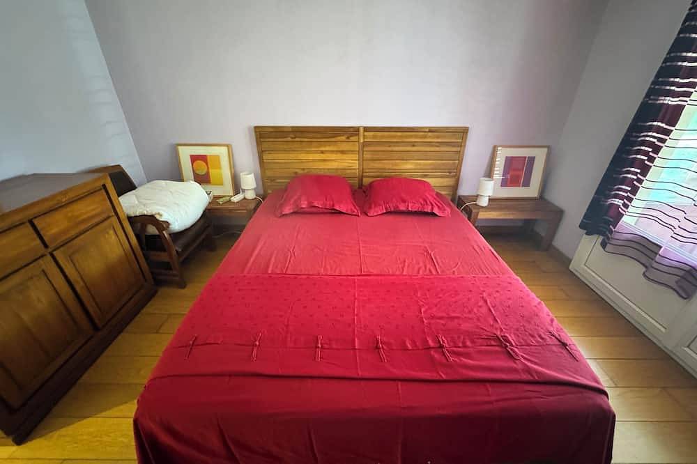 Maison 85 M2, véranda, à 20 min de Toulouse. Accès direct Canal du midi en vélo in Castelnau-d'Estrétefonds, Haute-Garonne