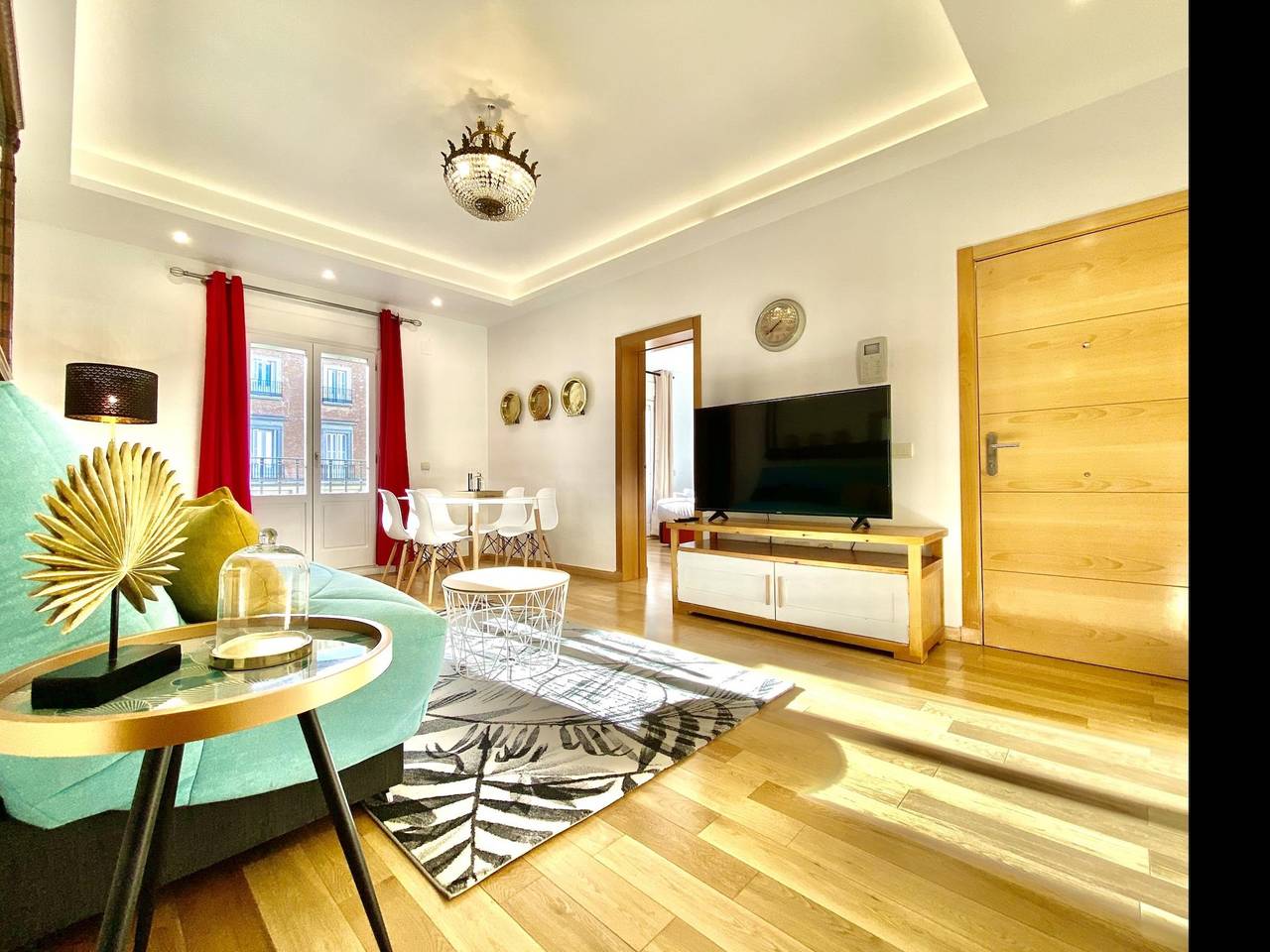 Apartamento vacacional entero, Charming Huertas Ii - 2 dormitorios, en la mejor zona, barrio de Las Letras in Centro (Madrid), Madrid