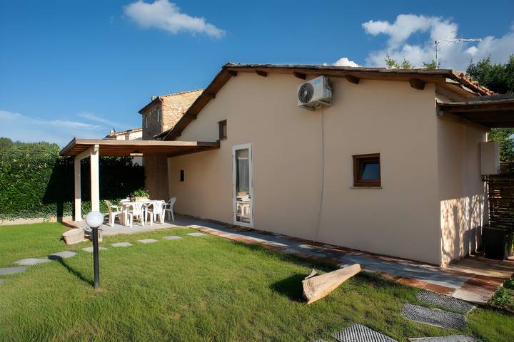 Casa de vacaciones para 4 personas, con jacuzzi y jardín, Se admiten mascotas - 1