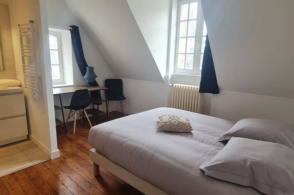 Apartamento entero, Le Rivoli - T3 - dernier étage in Pontivy, Pontivy region