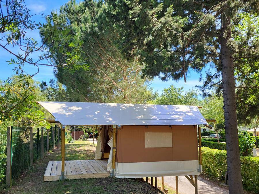 Camping Le Val de Cesse - Tente 2 personnes - Escapade Bivouac in Mirepeisset, Côte méditerranéenne (France)