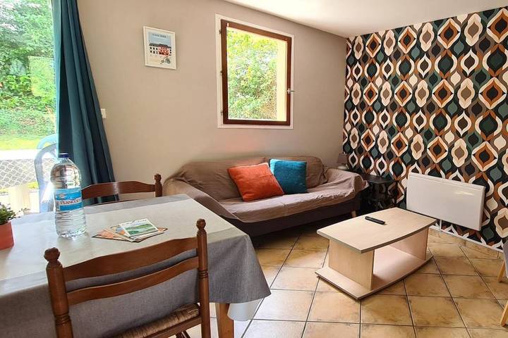 Gîte pour 4 personnes, avec Terrasse à La Roche-Derrien