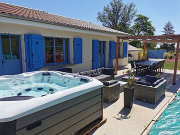 Gîte pour 10 personnes, avec jacuzzi et jardin à Colombey-les-Deux-Églises