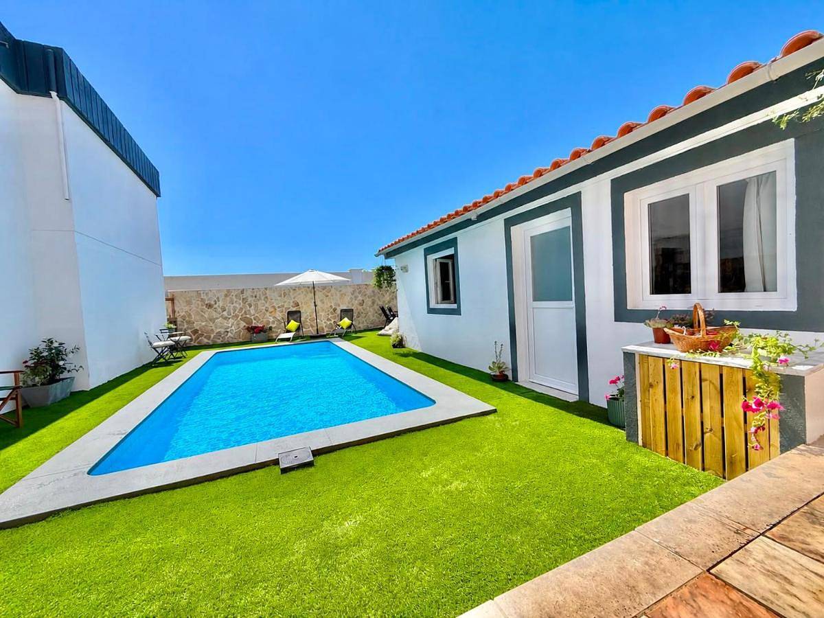 Apartamento de férias inteiro, In-Cascais - Suite Deluxe with Terrace & Villa with Pool in Aldeia de Juzo, Alcabideche