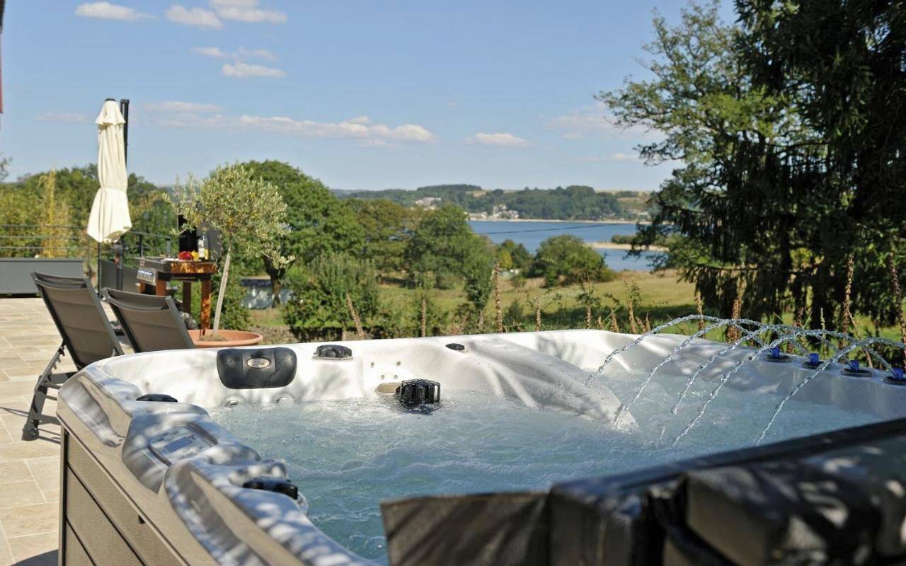 Gites Domaine du Charouzech in Salles-Curan, Lac de Pareloup