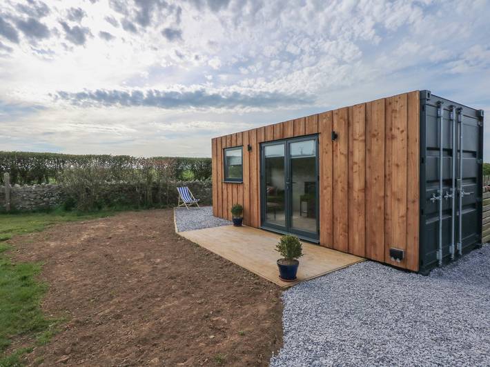 Hut for 2 people, with garden on the Isle of Anglesey